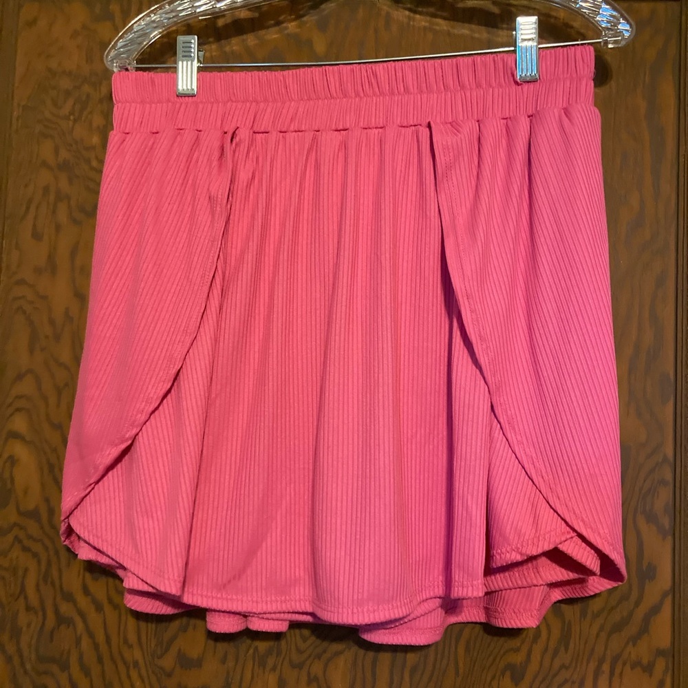 17 inch from waist to hem , pink skort  size Large